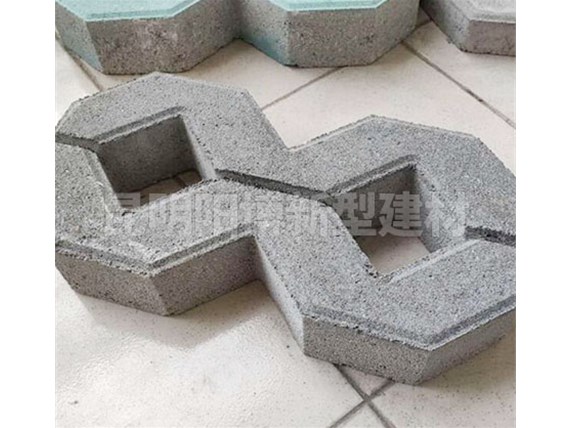 云南八字植草磚鋪設(shè)時(shí)有哪些需要注意的事項(xiàng)呢？